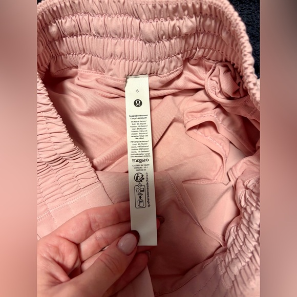 Lululemon Hottie Hit High Rise 4” Short in Pink Haze - Picture 13 of 15